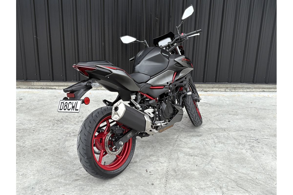 2025 Kawasaki Z500 SE