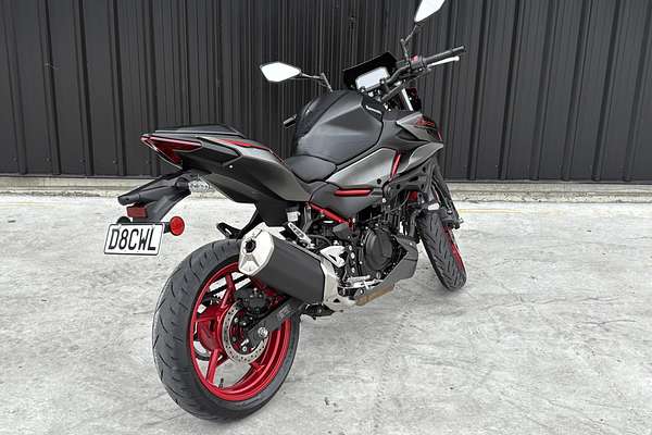 2025 Kawasaki Z500 SE