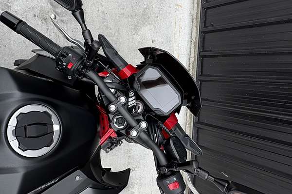 2025 Kawasaki Z500 SE