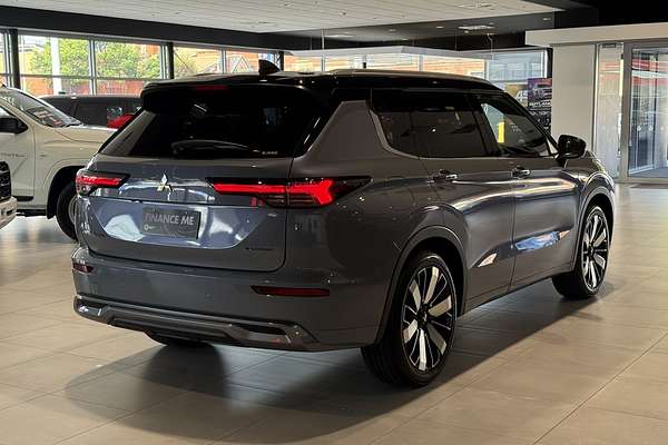 2025 Mitsubishi Outlander Exceed Tourer ZM