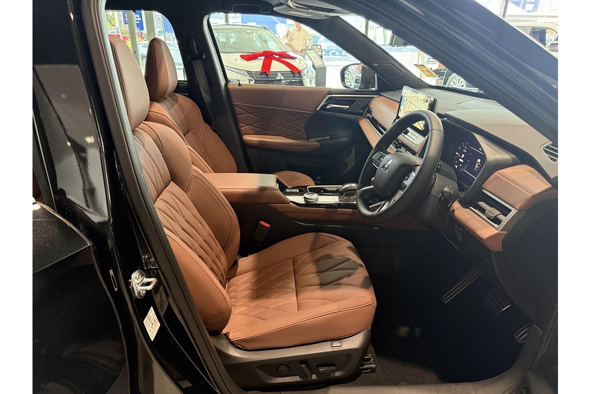 2025 Mitsubishi Outlander Exceed Tourer ZM