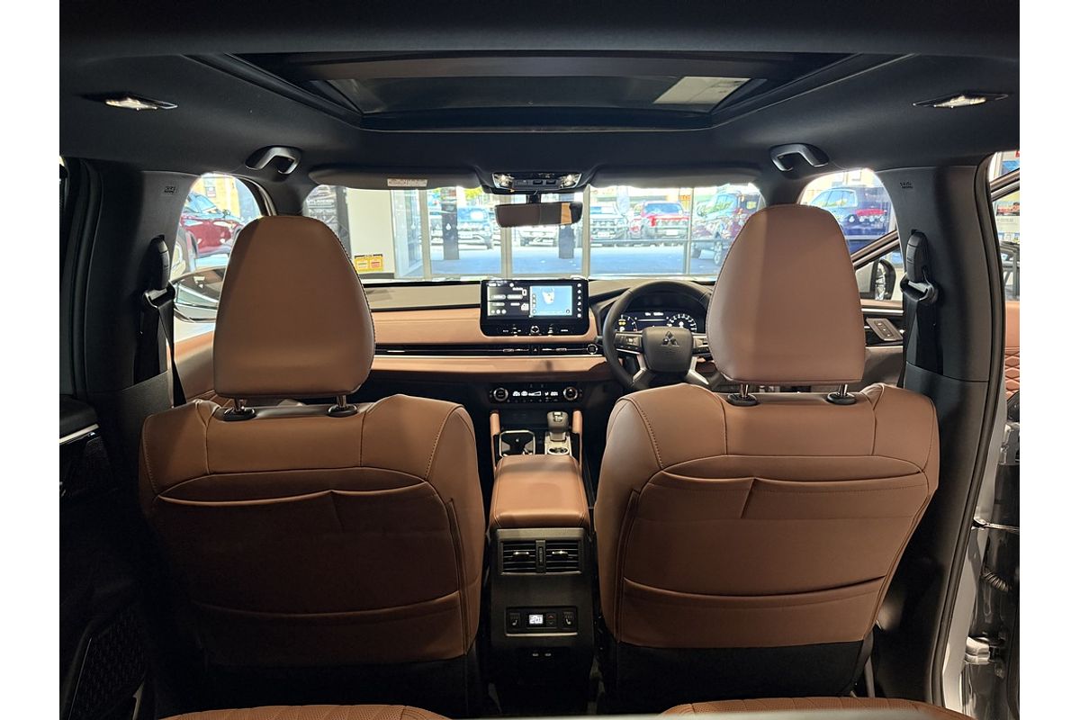 2025 Mitsubishi Outlander Exceed Tourer ZM