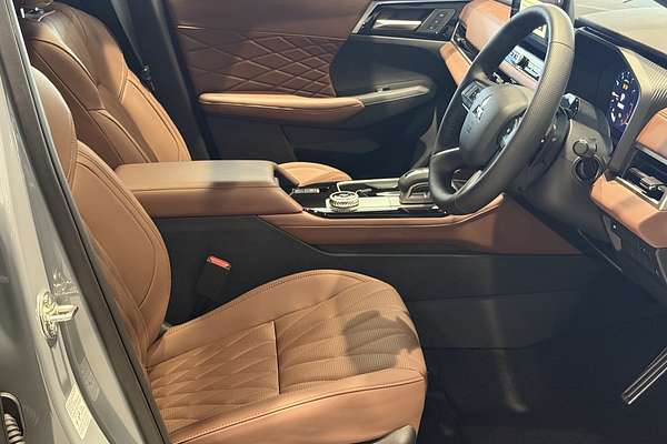 2025 Mitsubishi Outlander Exceed Tourer ZM