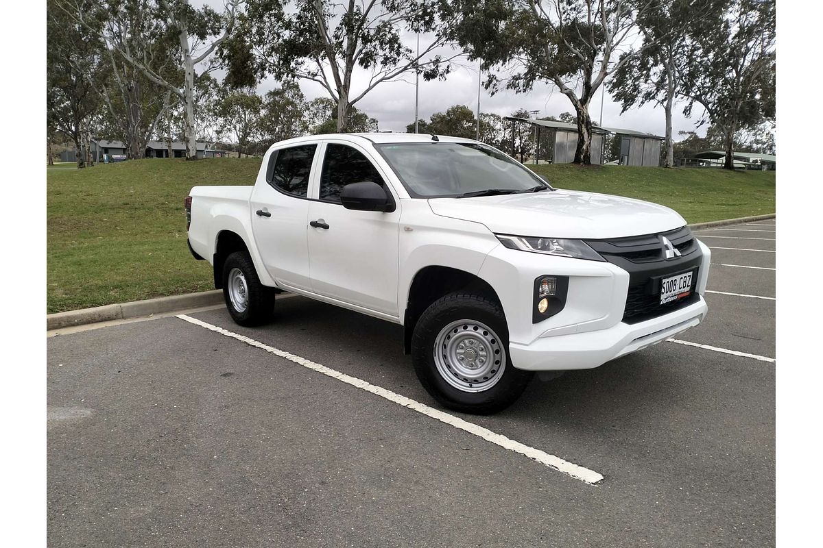 2019 Mitsubishi Triton GLX MR 4X4