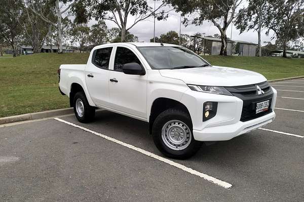 2019 Mitsubishi Triton GLX MR 4X4