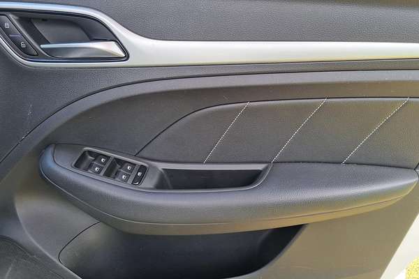 2022 MG ZS Excite AZS1