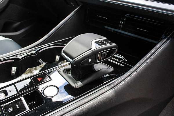 2025 Volkswagen Touareg 210TDI R-Line RC