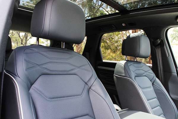 2025 Volkswagen Touareg 210TDI R-Line RC