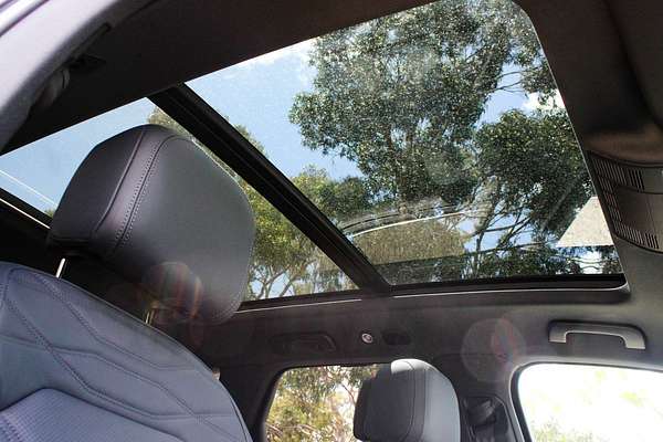 2025 Volkswagen Touareg 210TDI R-Line RC