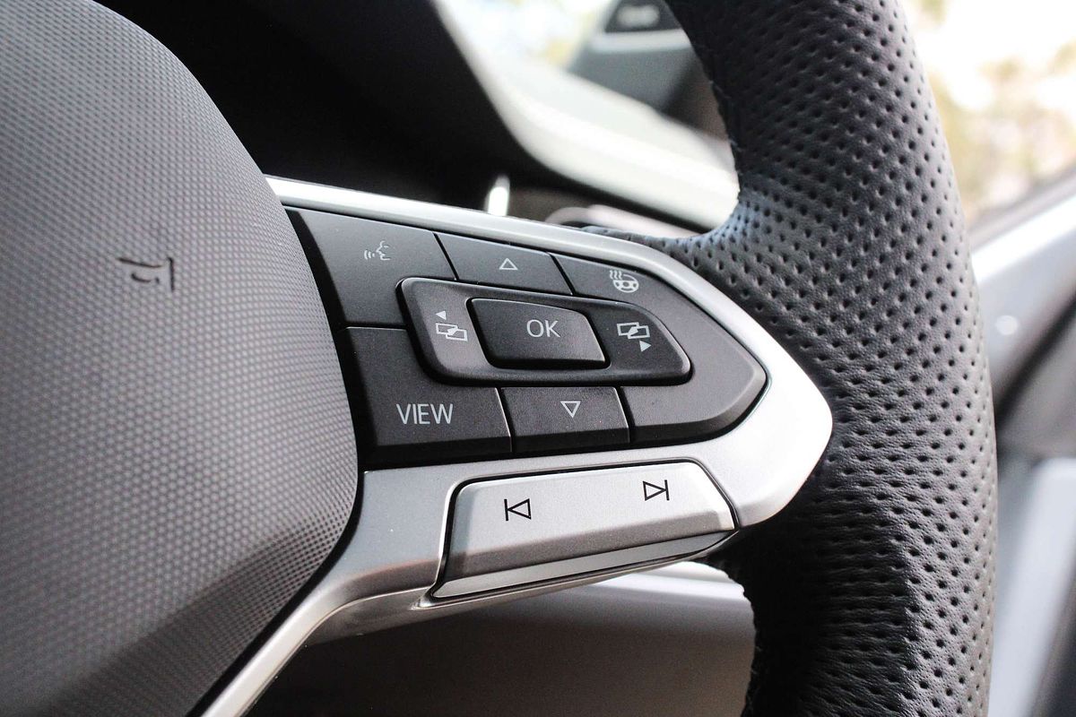 2025 Volkswagen Touareg 210TDI R-Line RC