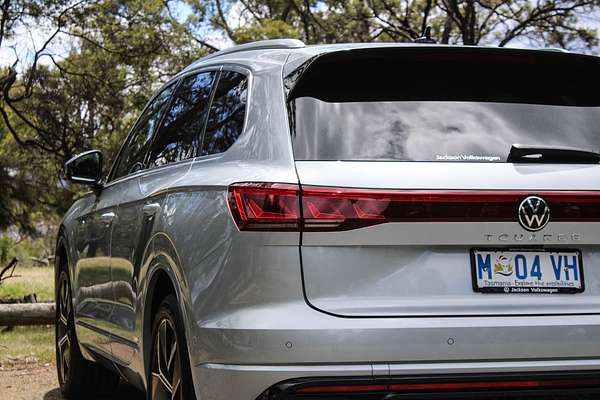 2025 Volkswagen Touareg 210TDI R-Line RC