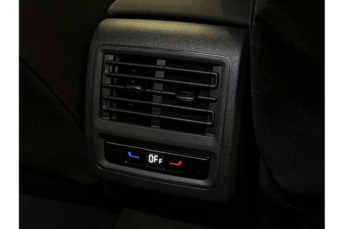 2022 Volkswagen Golf GTI 8