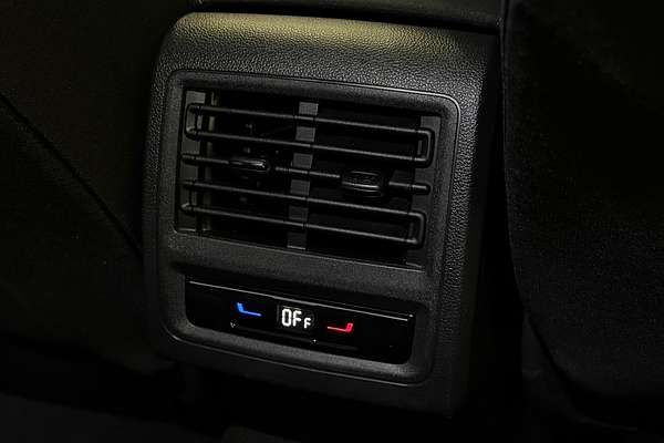 2022 Volkswagen Golf GTI 8