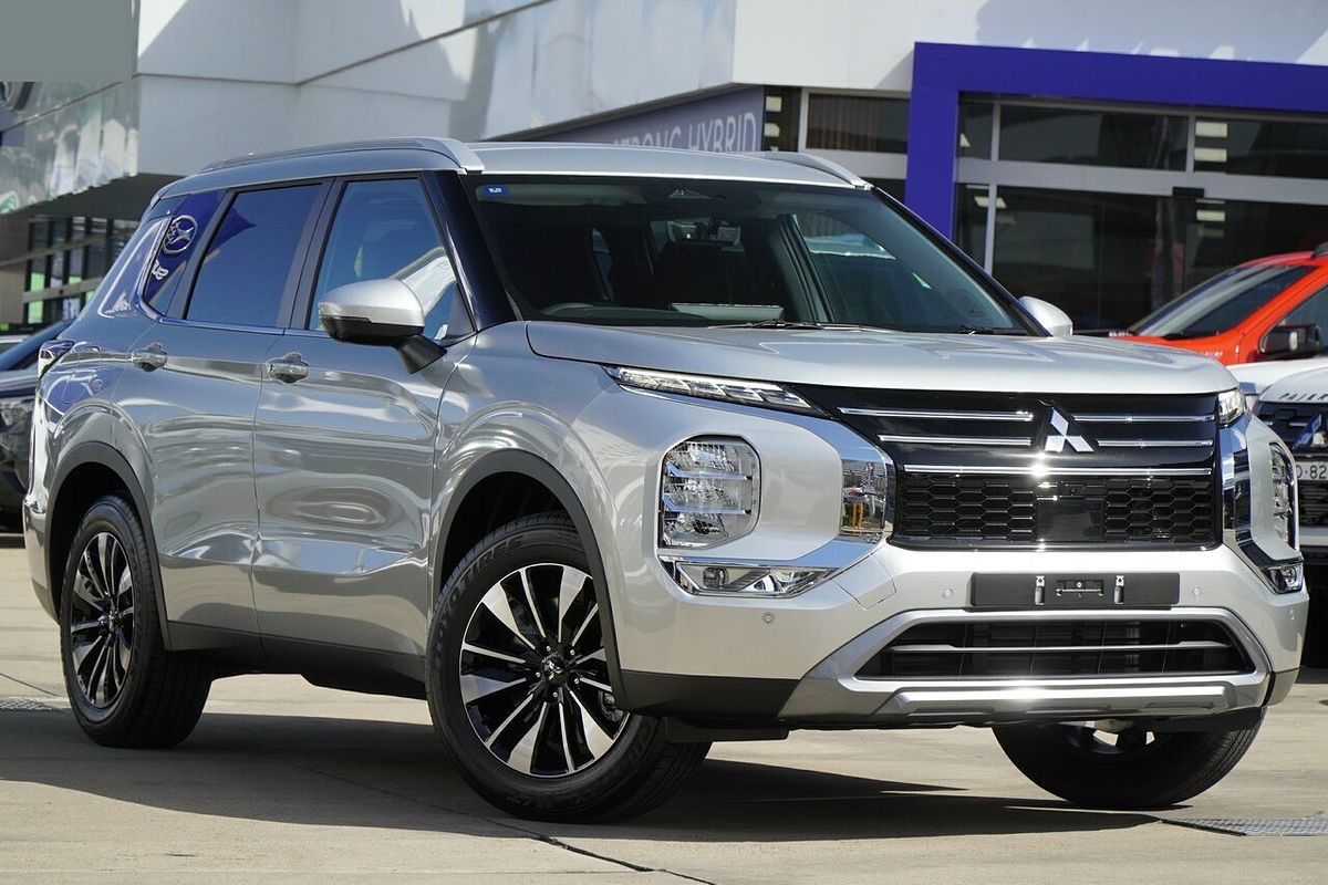 2025 Mitsubishi Outlander LS ZM