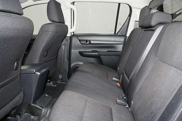 2025 Toyota Hilux SR GUN126R 4X4