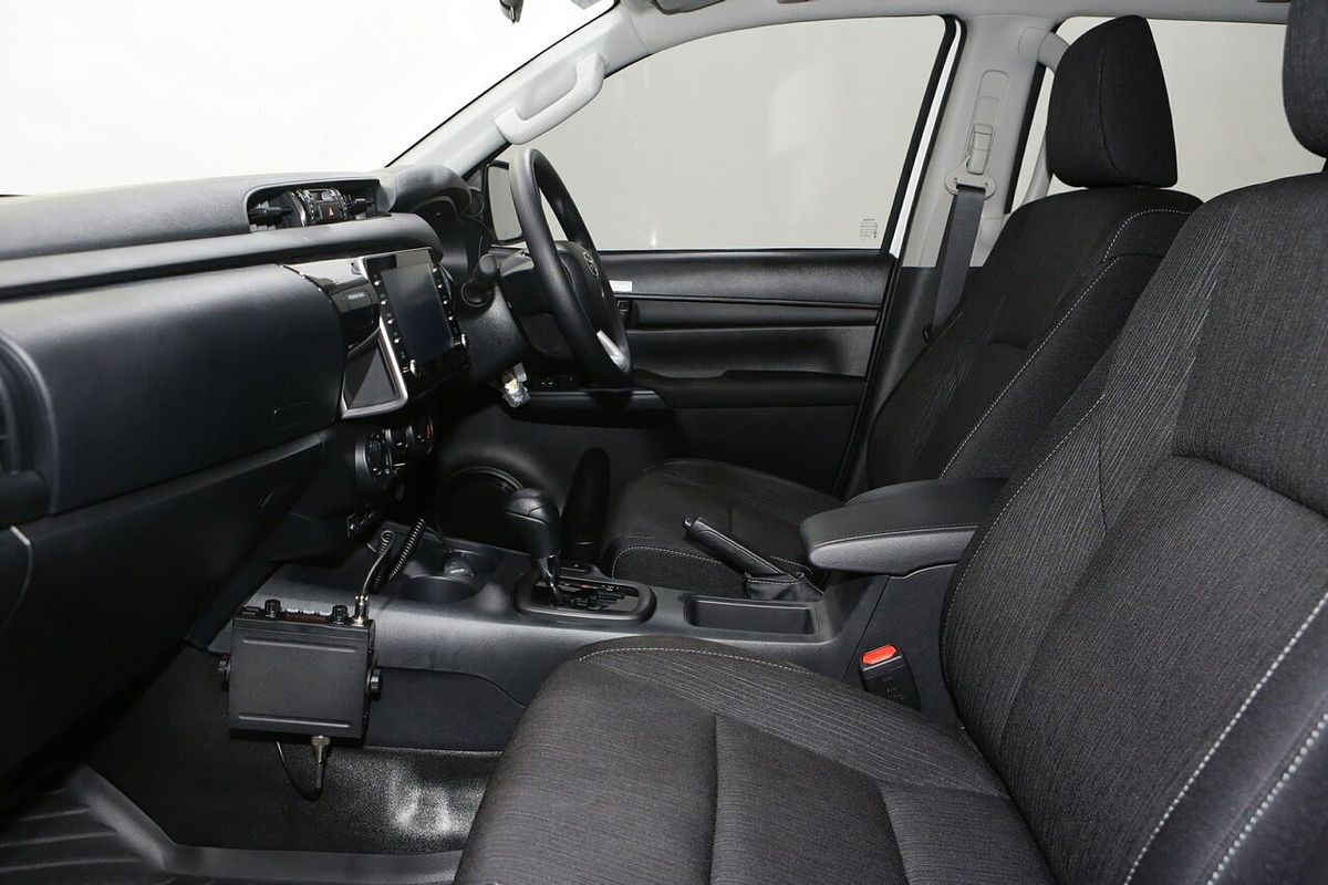 2025 Toyota Hilux SR GUN126R 4X4