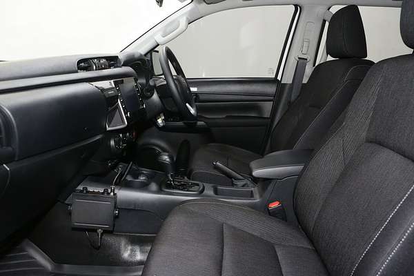 2025 Toyota Hilux SR GUN126R 4X4