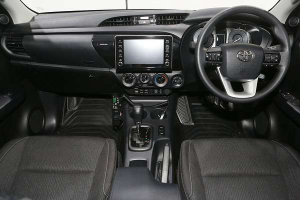 2025 Toyota Hilux SR GUN126R 4X4