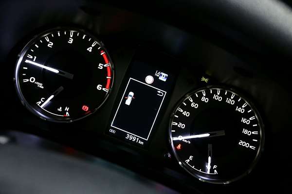 2025 Toyota Hilux SR GUN126R 4X4