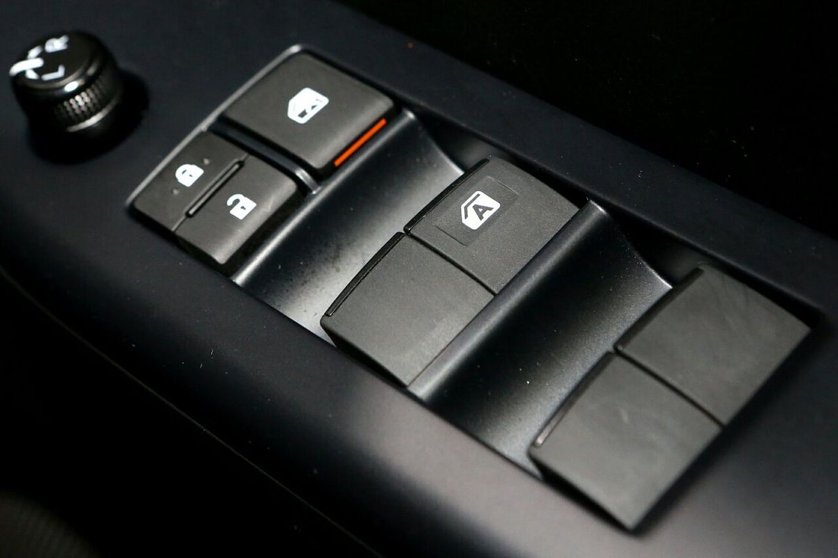 2025 Toyota Hilux SR GUN126R 4X4