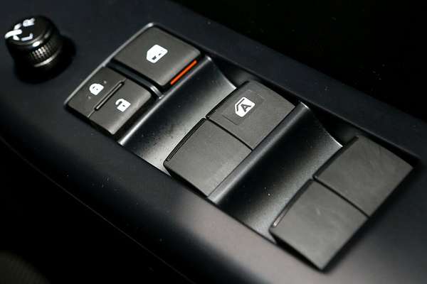 2025 Toyota Hilux SR GUN126R 4X4