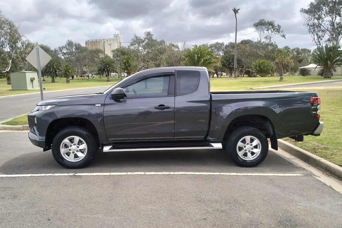 2022 Mitsubishi Triton GLX+ MR 4X4