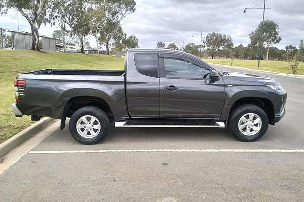 2022 Mitsubishi Triton GLX+ MR 4X4