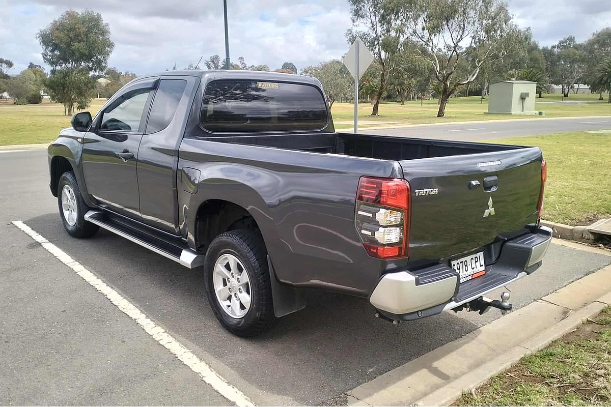 2022 Mitsubishi Triton GLX+ MR 4X4