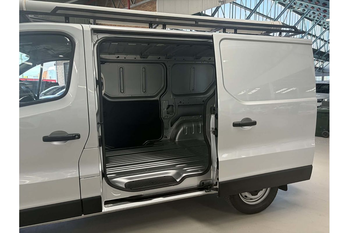 2020 Mitsubishi Express GLX SN LWB