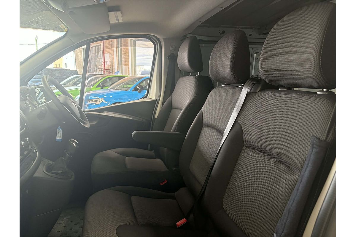 2020 Mitsubishi Express GLX SN LWB