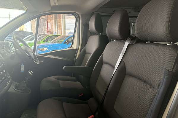 2020 Mitsubishi Express GLX SN LWB