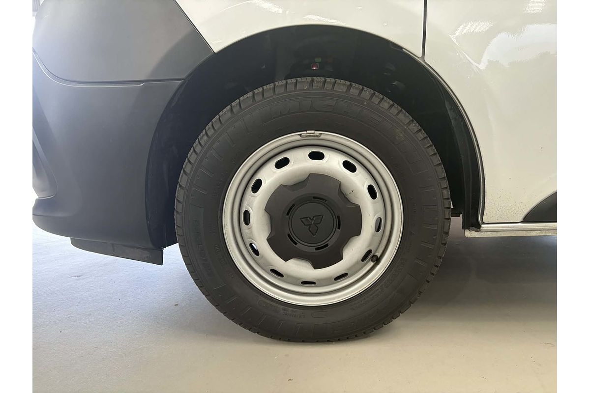 2020 Mitsubishi Express GLX SN LWB