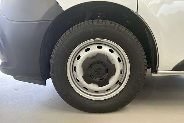 2020 Mitsubishi Express GLX SN LWB