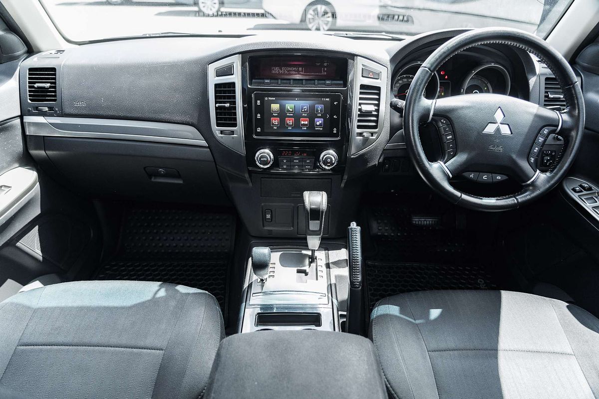 2018 Mitsubishi Pajero GLX NX