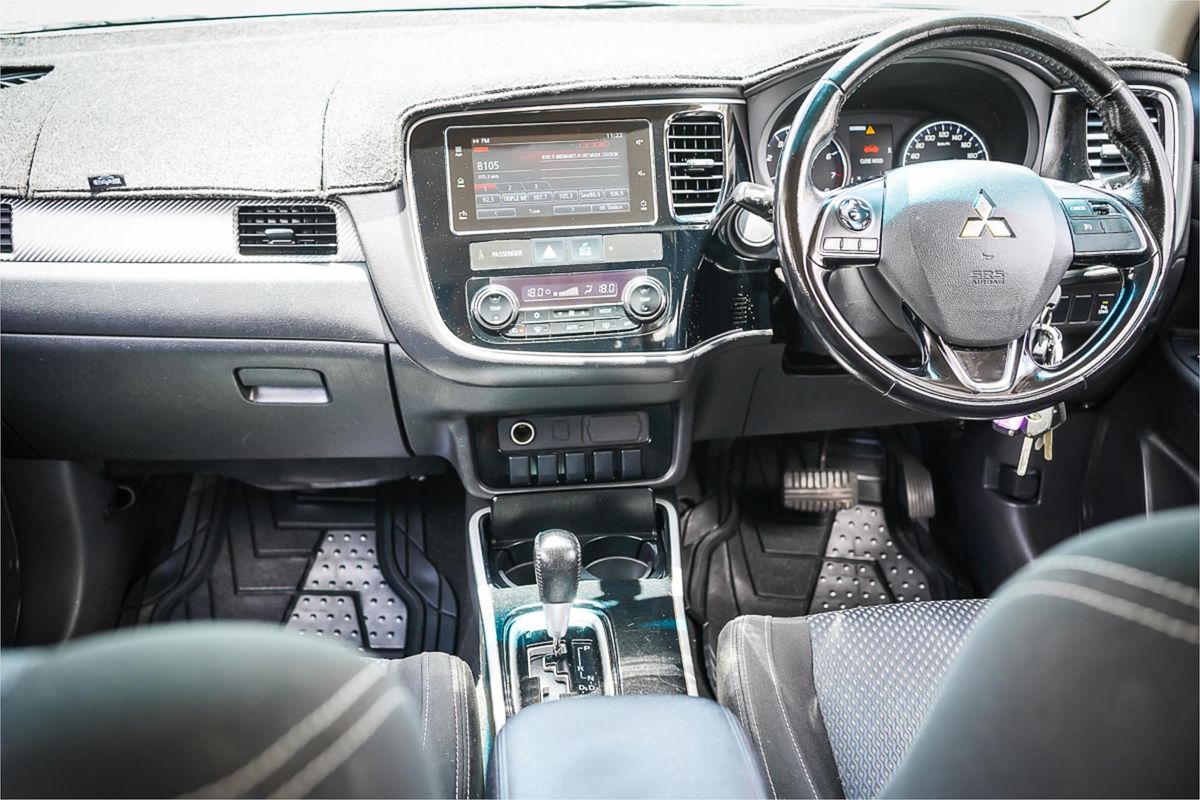 2016 Mitsubishi Outlander LS Safety Pack ZK