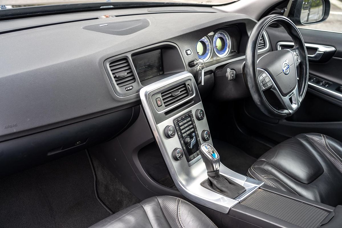 2013 Volvo S60 T6 R-Design