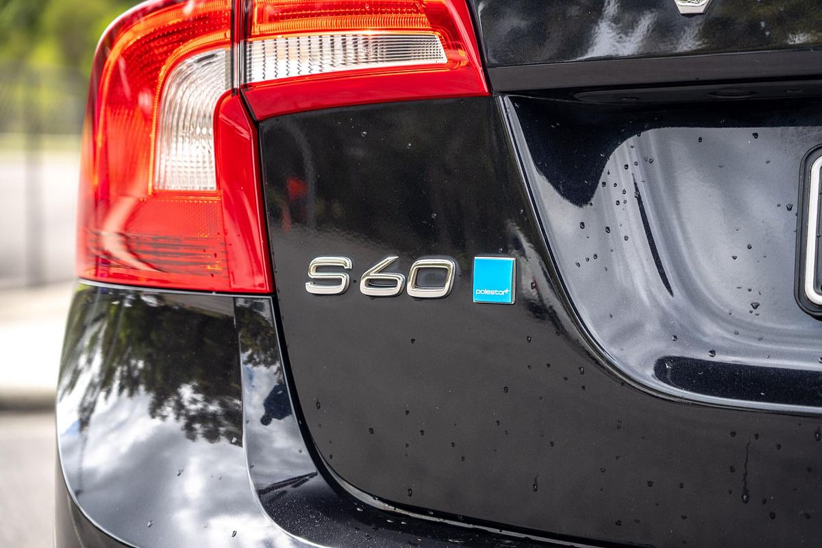 2013 Volvo S60 T6 R-Design