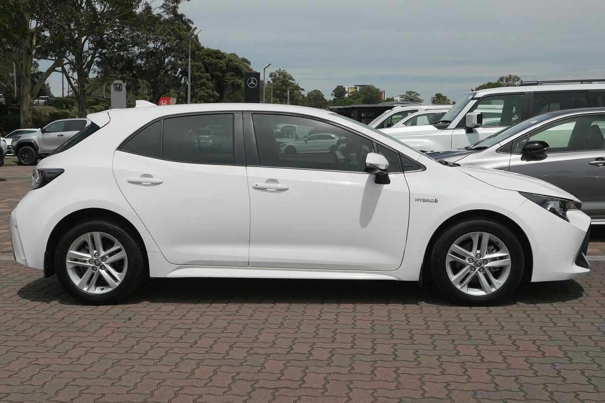 2018 Toyota Corolla Ascent Sport Hybrid ZWE211R