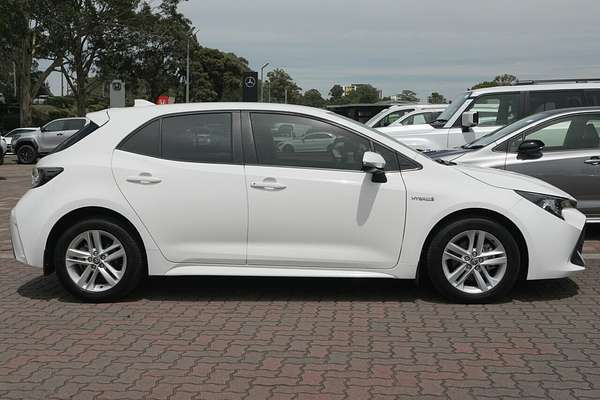 2018 Toyota Corolla Ascent Sport Hybrid ZWE211R