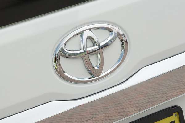 2022 Toyota Hiace GDH300R LWB