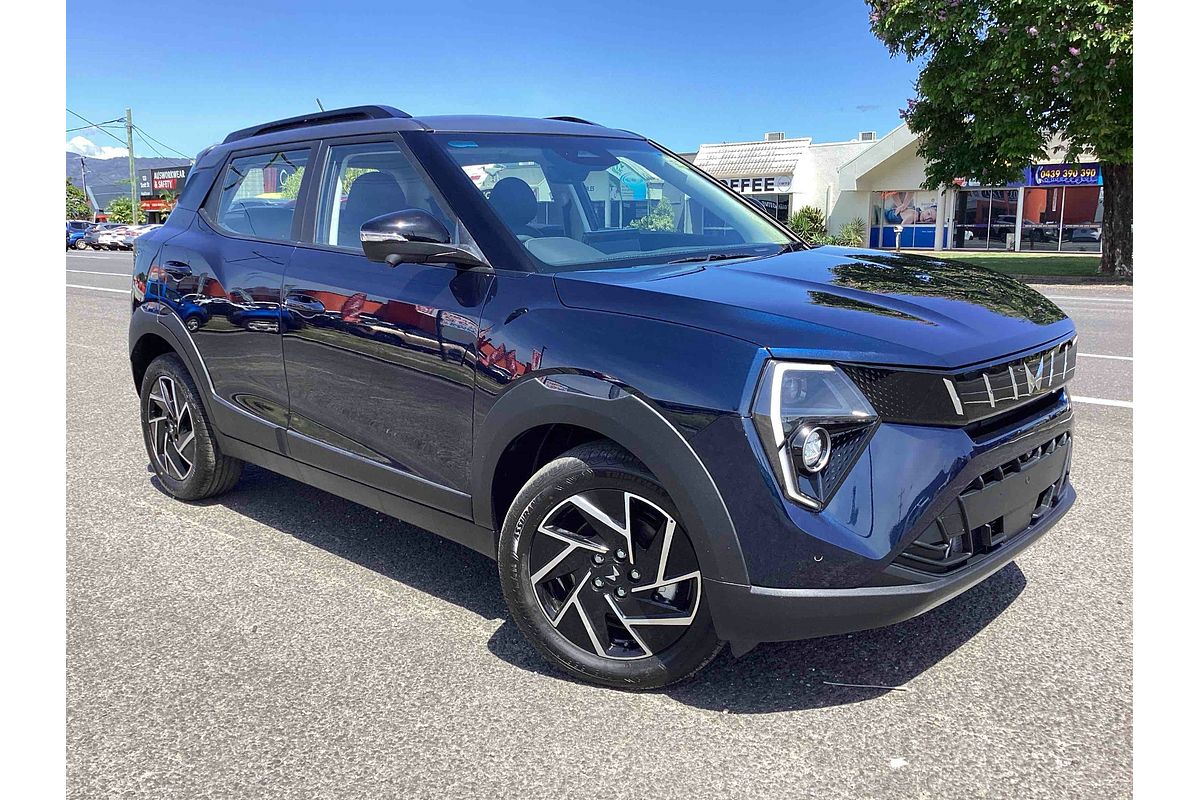 2025 Mahindra XUV3XO AX7L