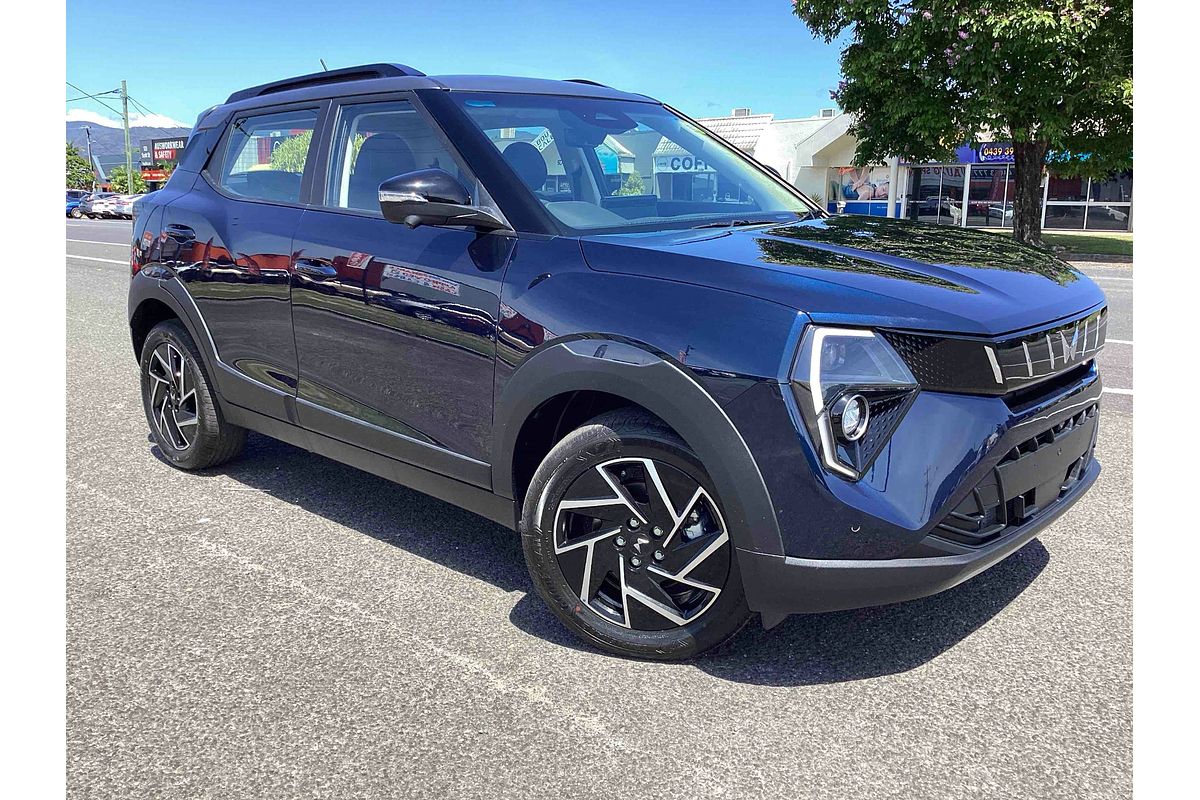 2025 Mahindra XUV3XO AX7L