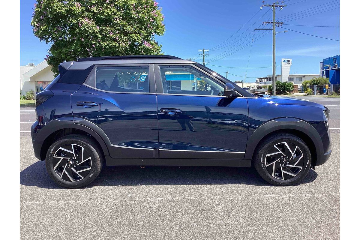 2025 Mahindra XUV3XO AX7L