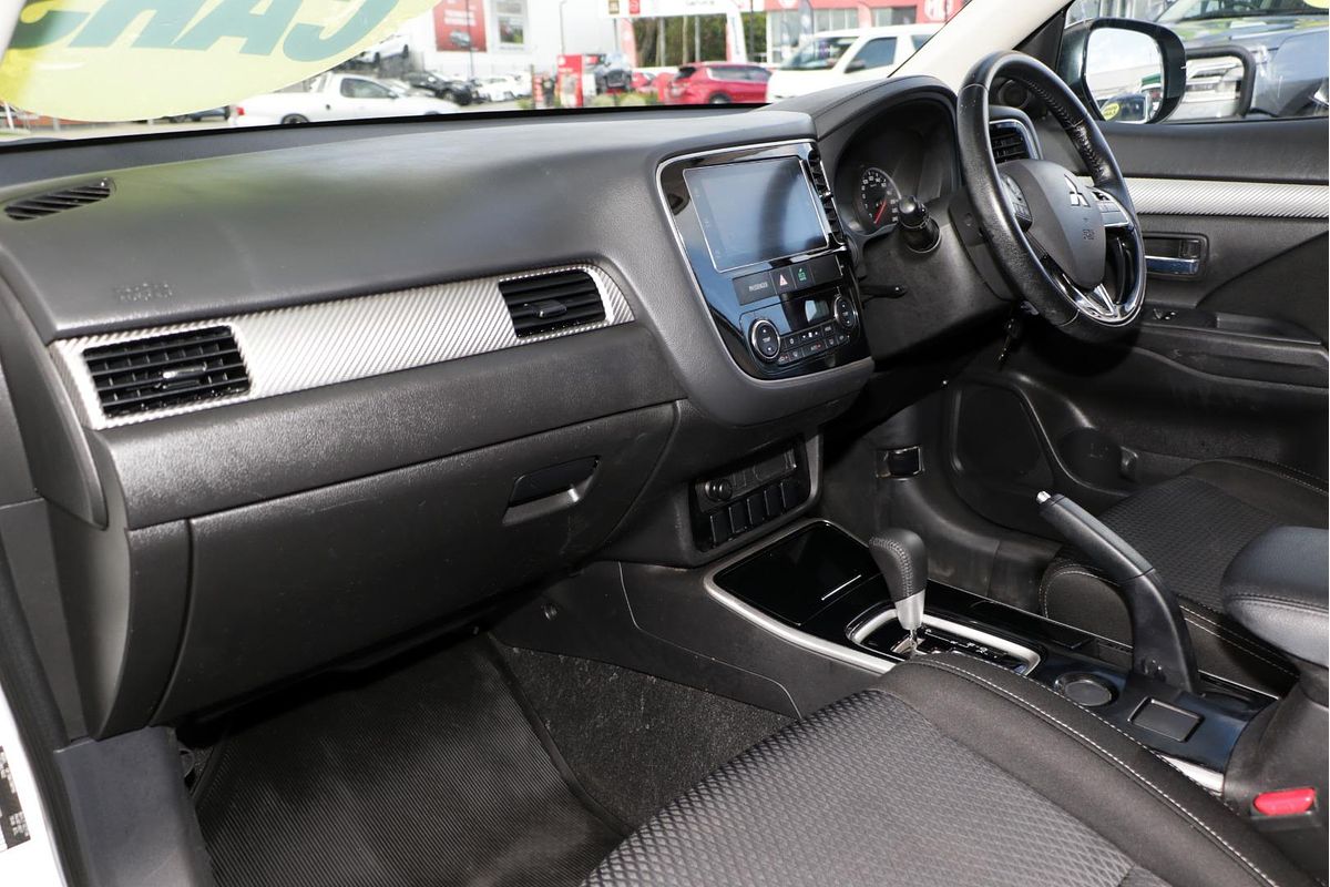 2016 Mitsubishi Outlander LS Safety Pack ZK