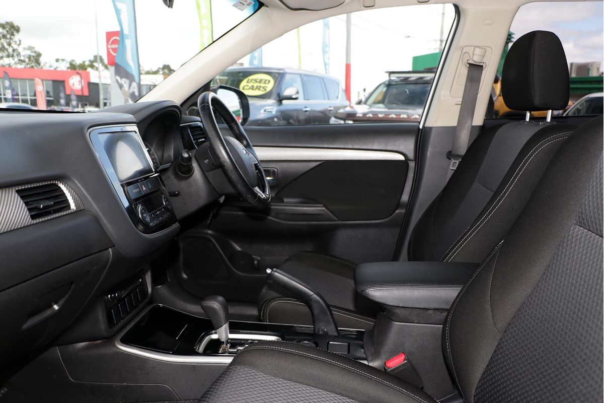 2016 Mitsubishi Outlander LS Safety Pack ZK