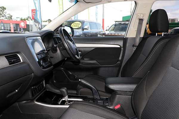 2016 Mitsubishi Outlander LS Safety Pack ZK