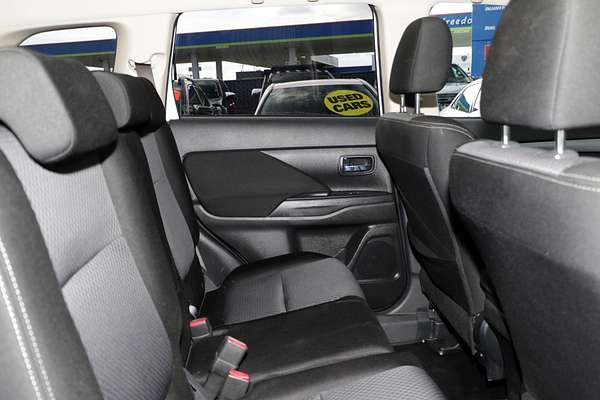2016 Mitsubishi Outlander LS Safety Pack ZK