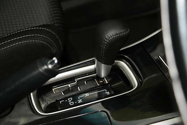 2016 Mitsubishi Outlander LS Safety Pack ZK