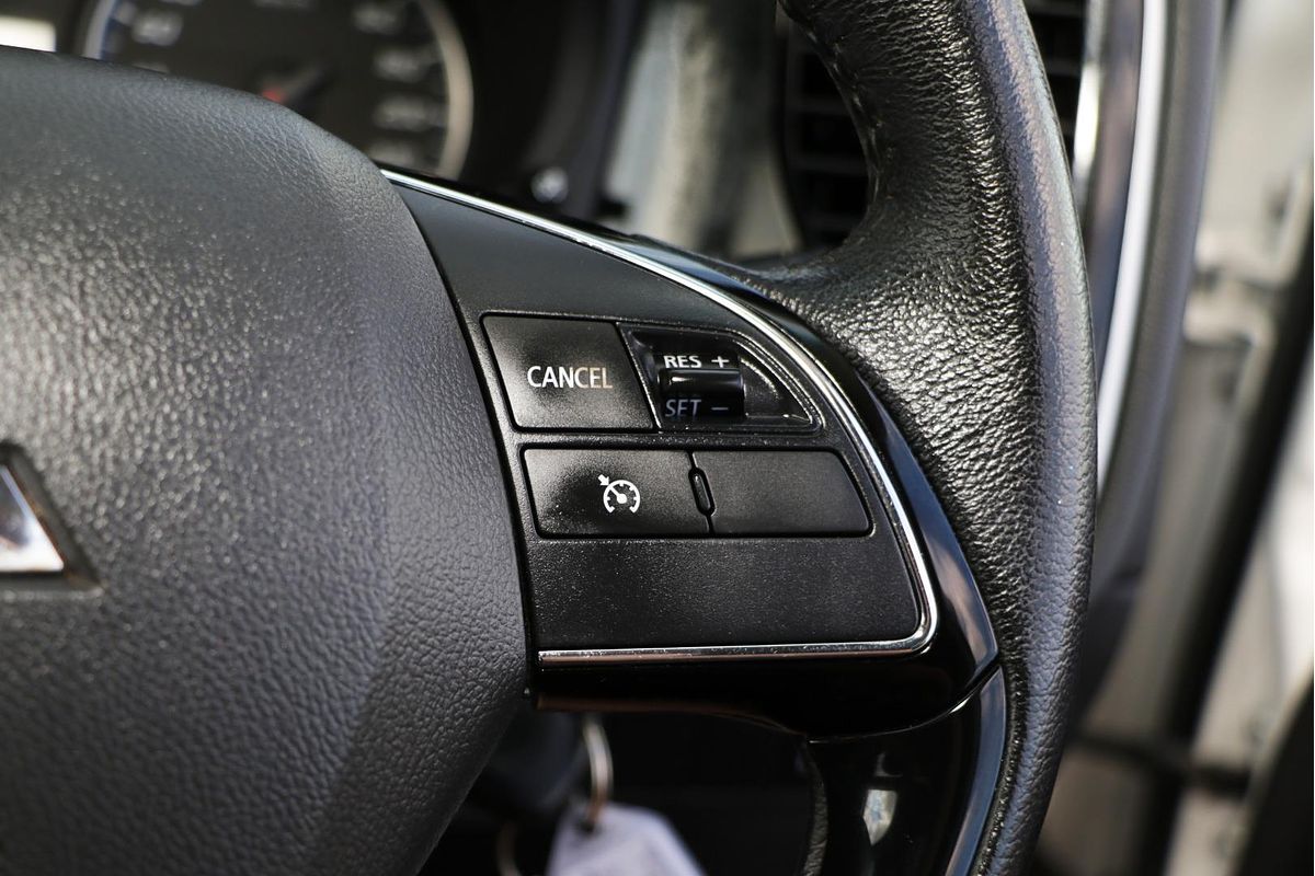 2016 Mitsubishi Outlander LS Safety Pack ZK