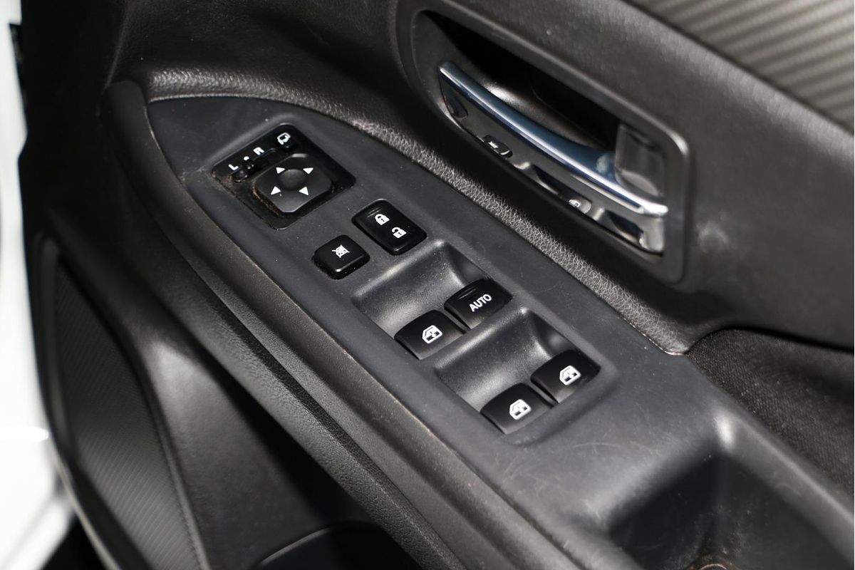 2016 Mitsubishi Outlander LS Safety Pack ZK